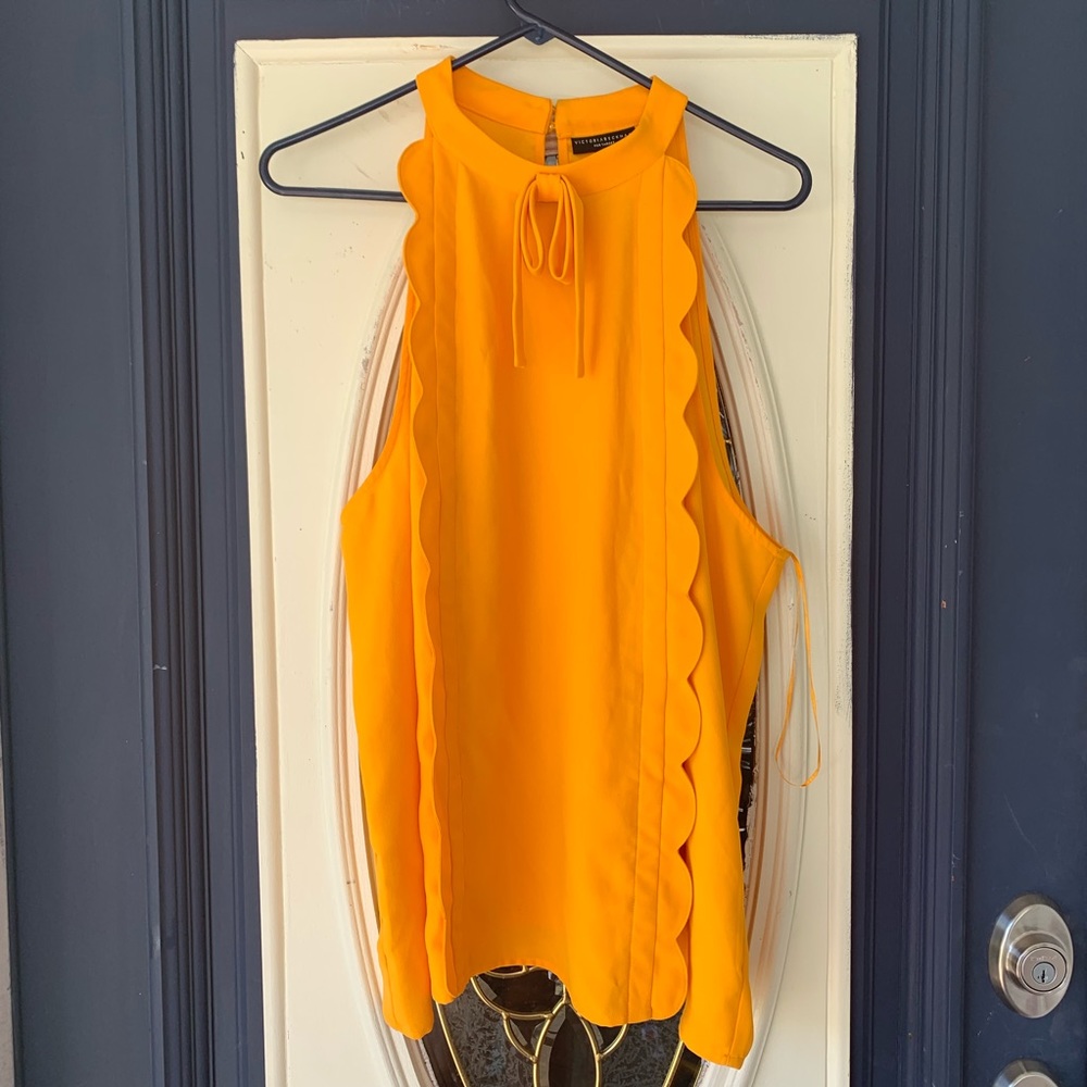 Victoria Beckham Plus Size 1X - Picture 3 of 8